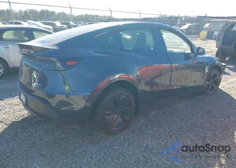 2026 Tesla Model Y Long Range Dual Motor All-Wheel Drive/Long Range Launch Series from USA, damaged, VIN 7SAYGDEE3TA391368